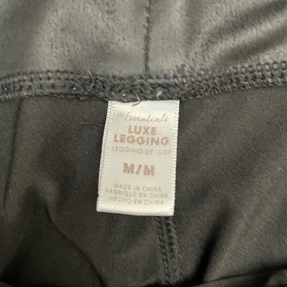 SOLD ❕Last Chance Item❕Leather-look Leggings - Picture 3 of 7